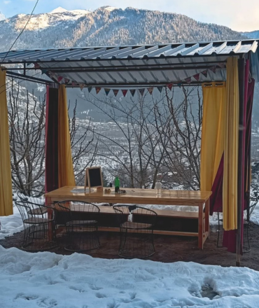 outdoor patio 370 440 (1)